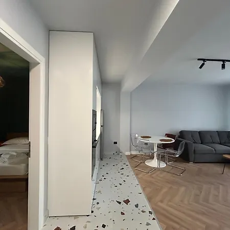 Luxury * Τίρανα